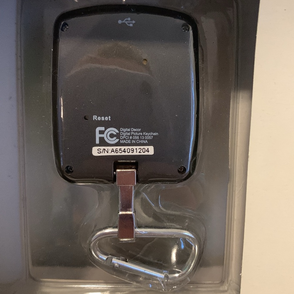 Digital Picture Keychain - Picture 4 of 6